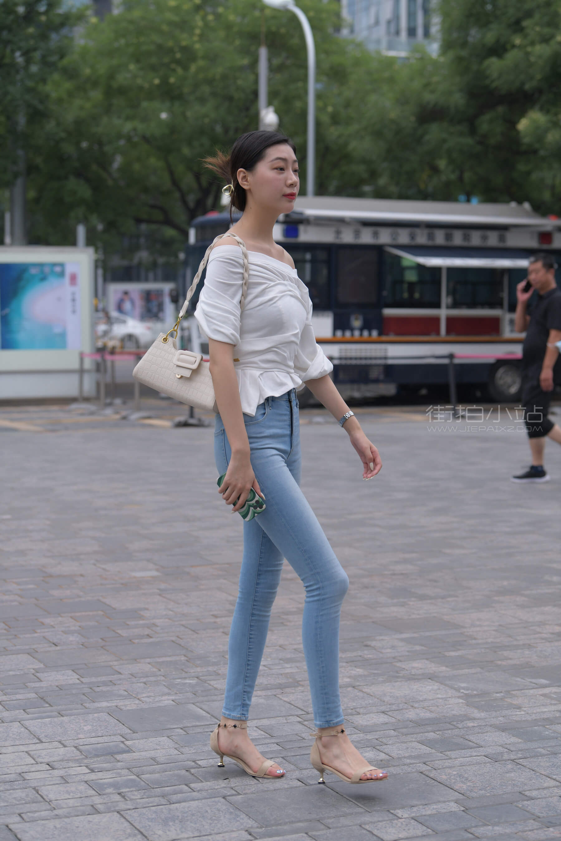 06.JPG