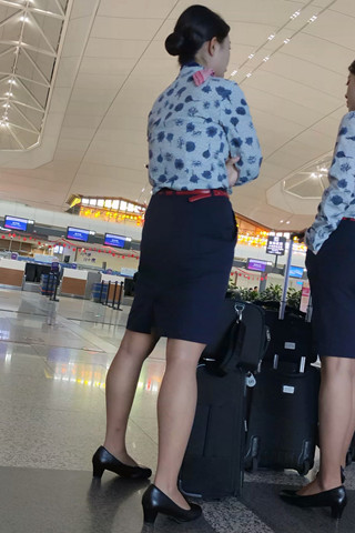 手机4k视频机场偶遇mu航空姐经典制服咖啡丝