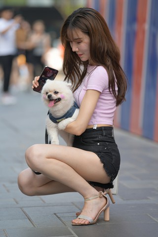 喜欢狗狗的长腿小姐姐