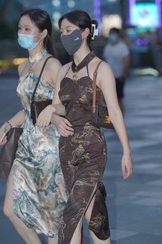 气质美女姐妹