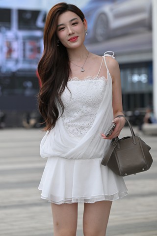 白裙美腿凉高美女---LinLin