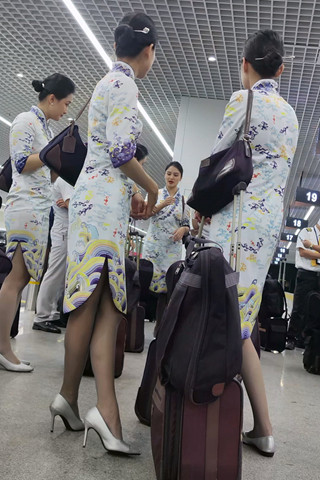 海航海天祥云制服空姐灰细高跟太美了