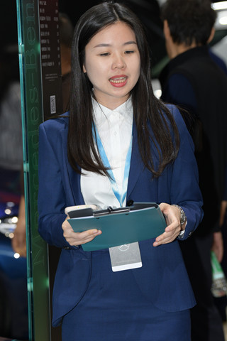 车展气质黑丝汽车销售顾问