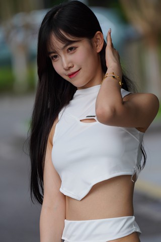 白裙小姐姐 【图片➕视频】
