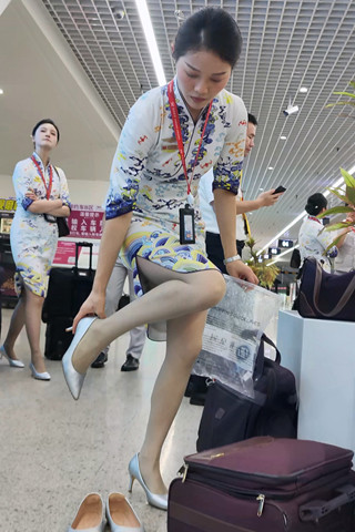 偶遇海航国际空乘换鞋
